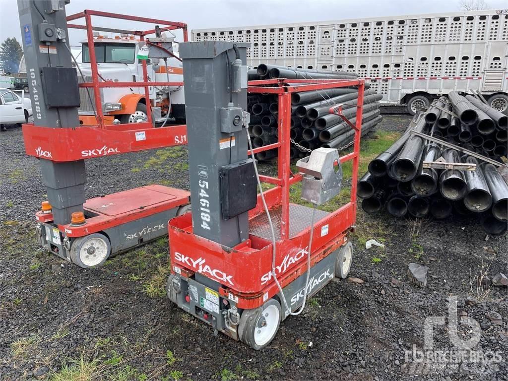 SkyJack SJ12 Kĺbové plošiny