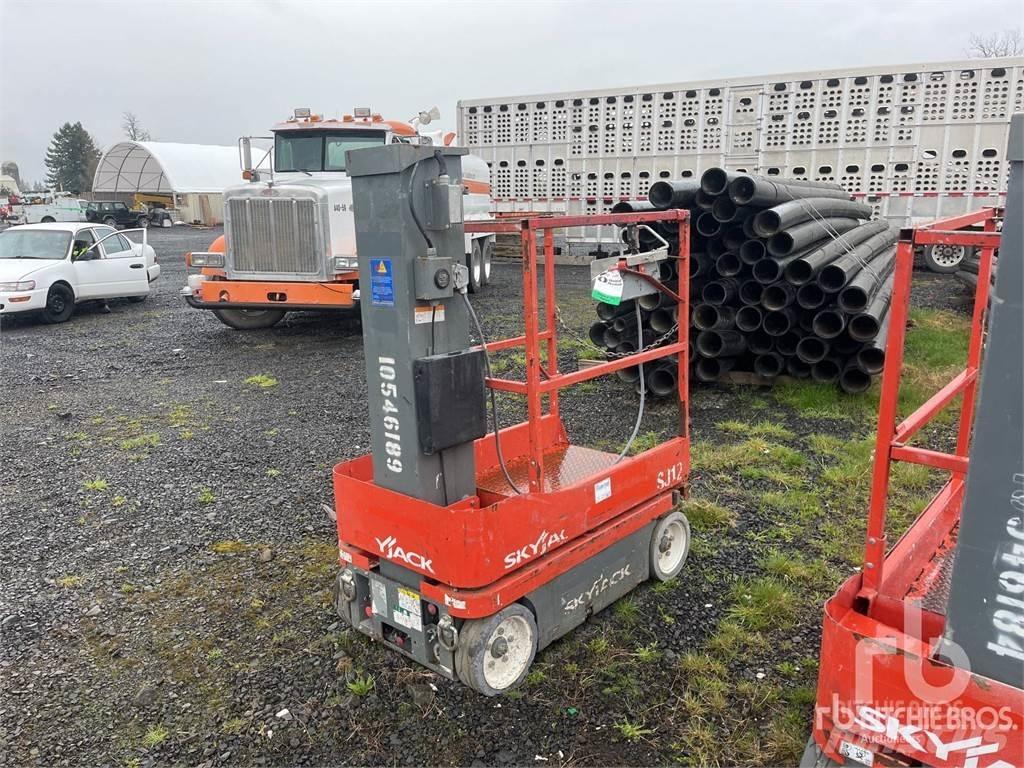 SkyJack SJ12 Kĺbové plošiny