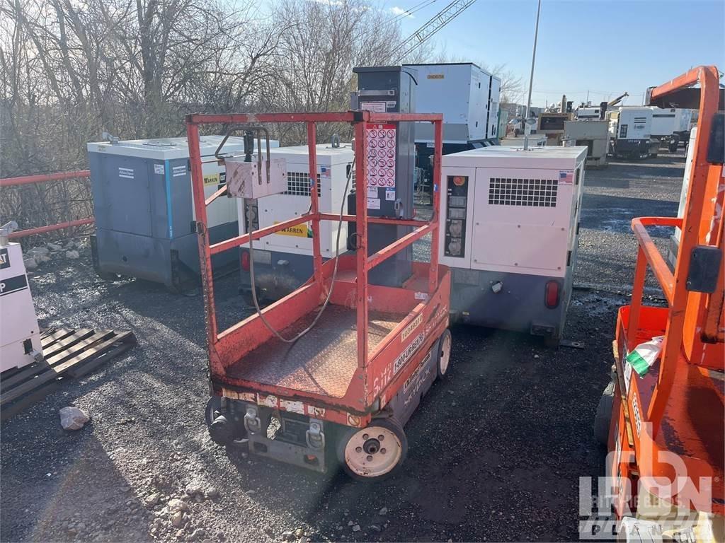 SkyJack SJ12 Kĺbové plošiny