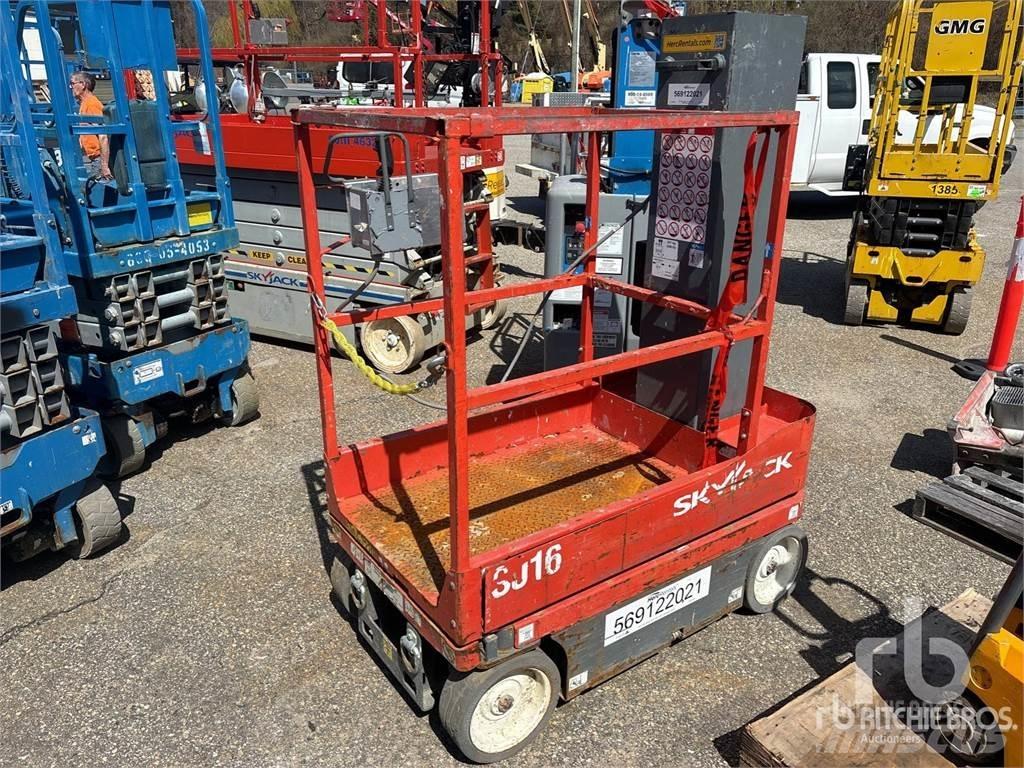 SkyJack SJ16 Kĺbové plošiny
