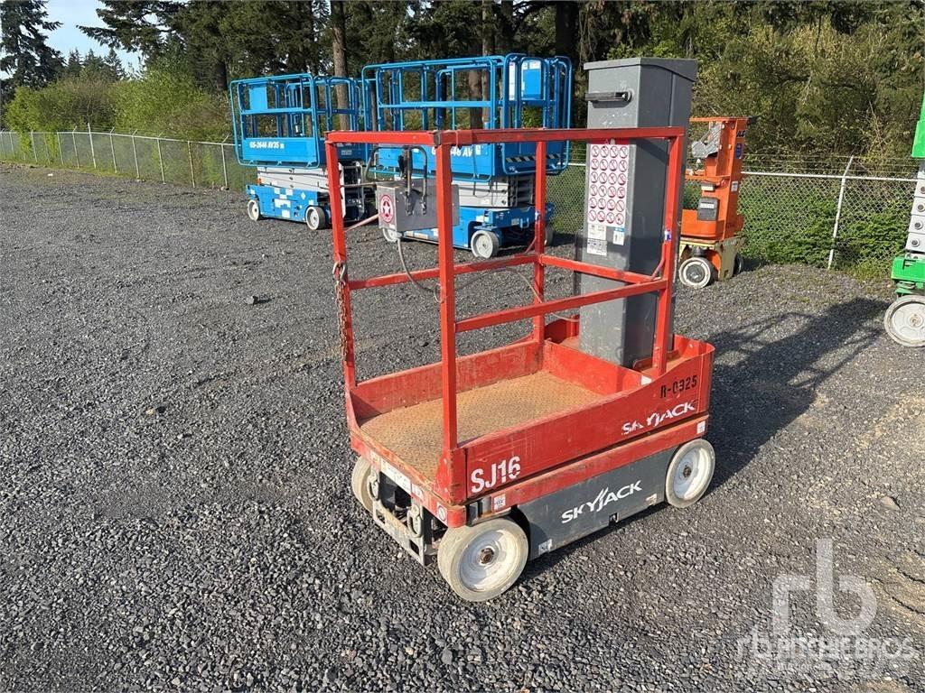 SkyJack SJ16 Kĺbové plošiny