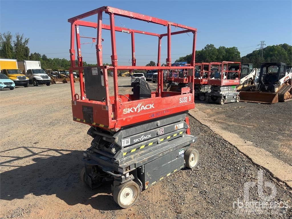 SkyJack SJ3219 Nožnicové zdvíhacie plošiny