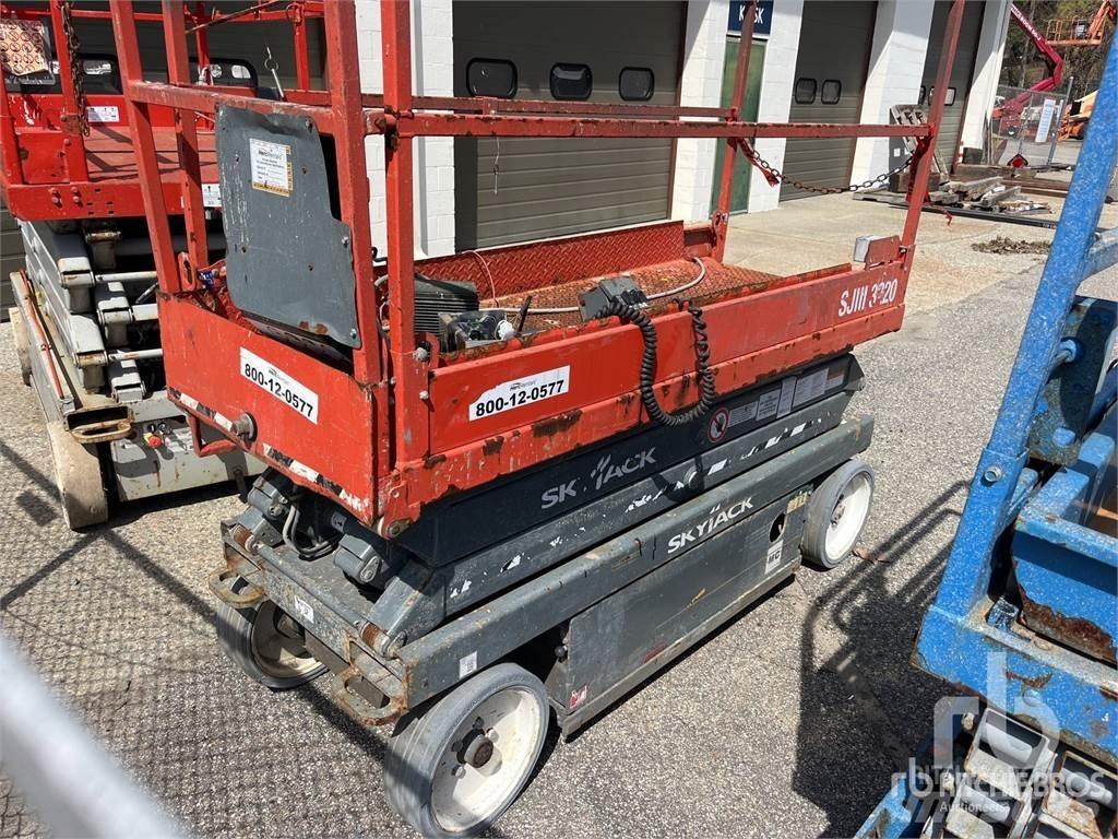 SkyJack SJ3220 Nožnicové zdvíhacie plošiny