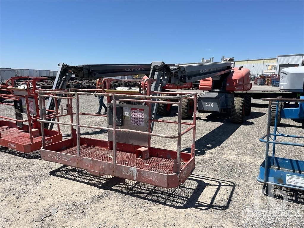 SkyJack SJ66T Kĺbové plošiny