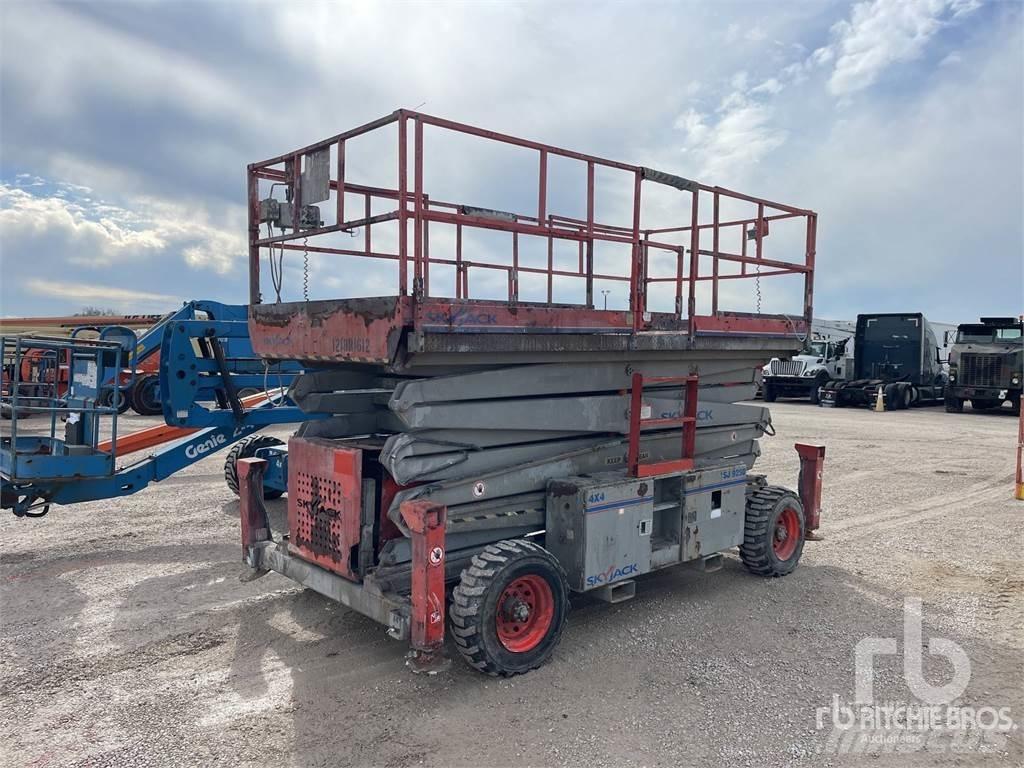 SkyJack SJ9250 Nožnicové zdvíhacie plošiny