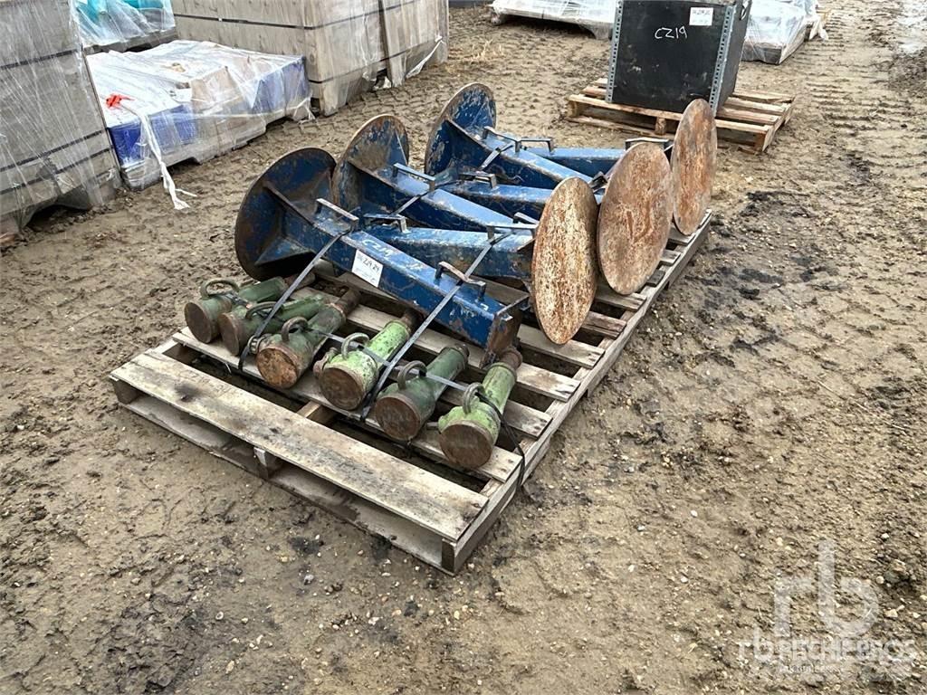  Stands Náhradné diely na vŕtacie stroje a stroje na recykláciu a spracovanie odpadu
