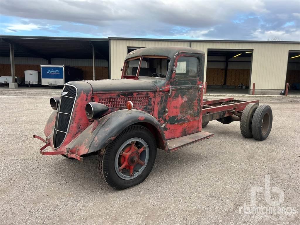  STUDEBAKER 4x2 Cisternové nákladné vozidlá