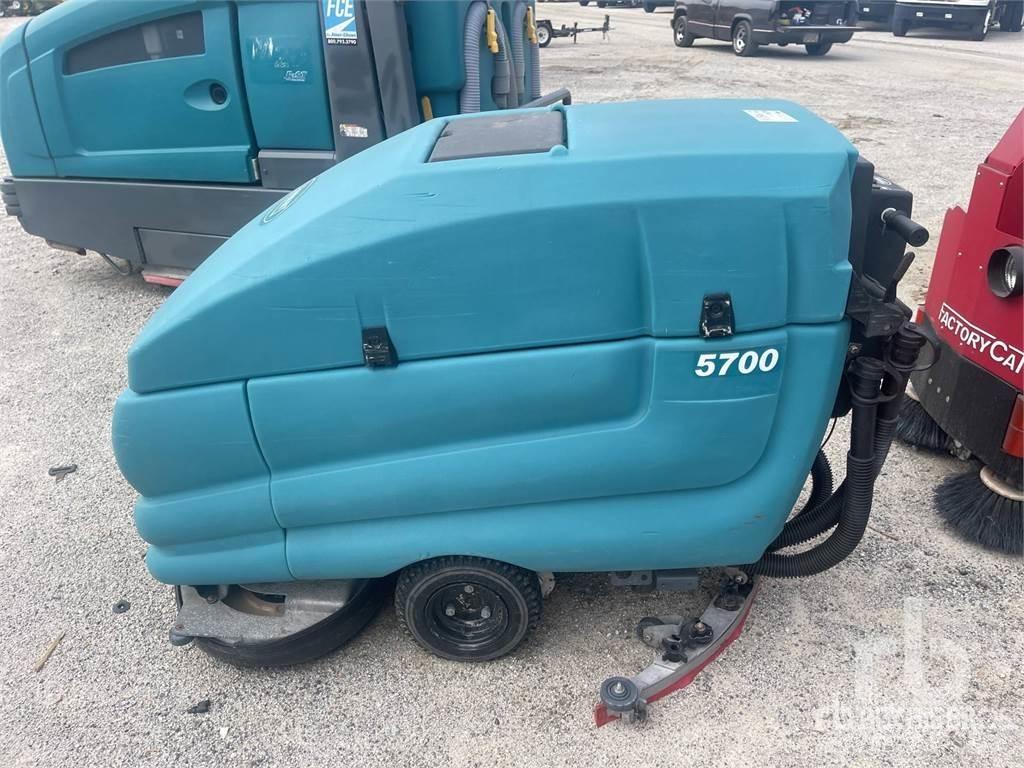 Tennant 5700 Zametacie stroje