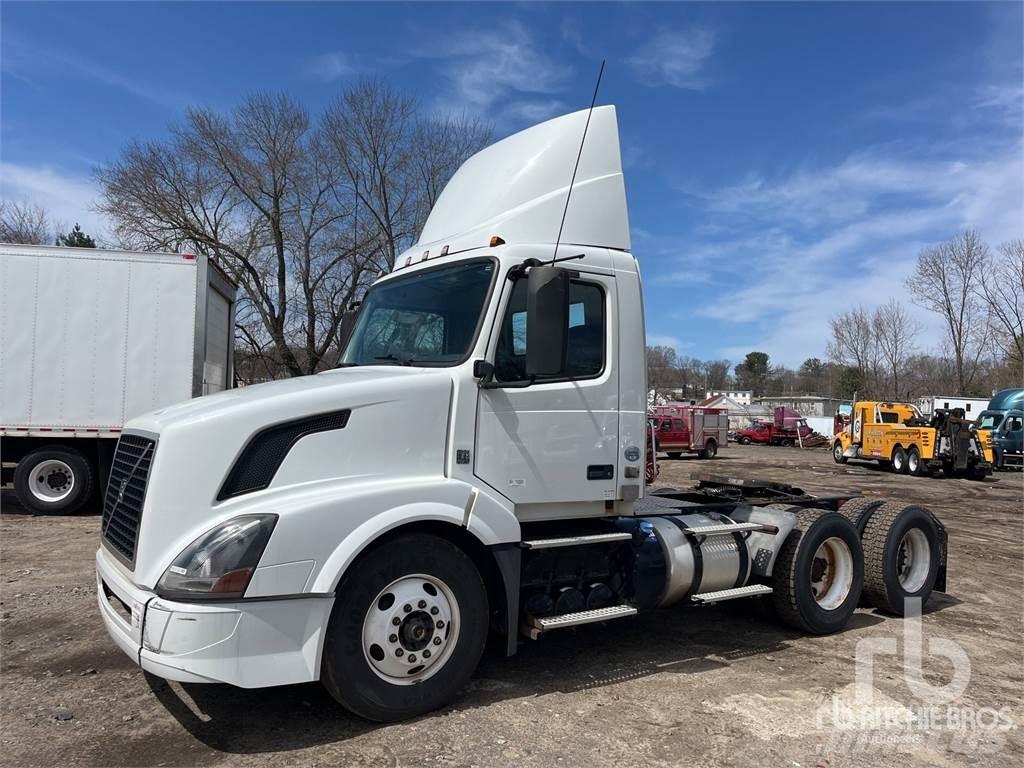 Volvo VNL300 Ťahače
