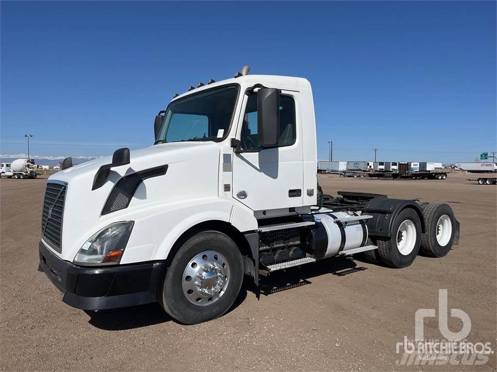 Volvo VNL64300 Ťahače
