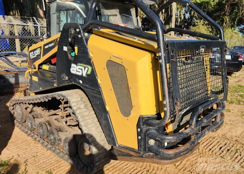 ASV RT135F Šmykom riadené nakladače