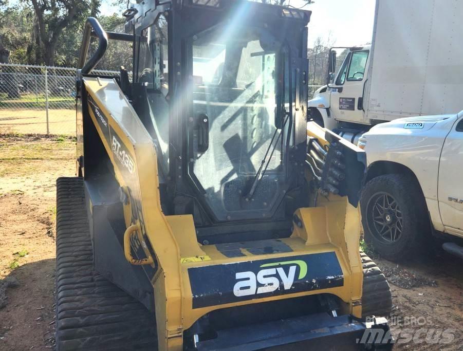 ASV RT135F Šmykom riadené nakladače