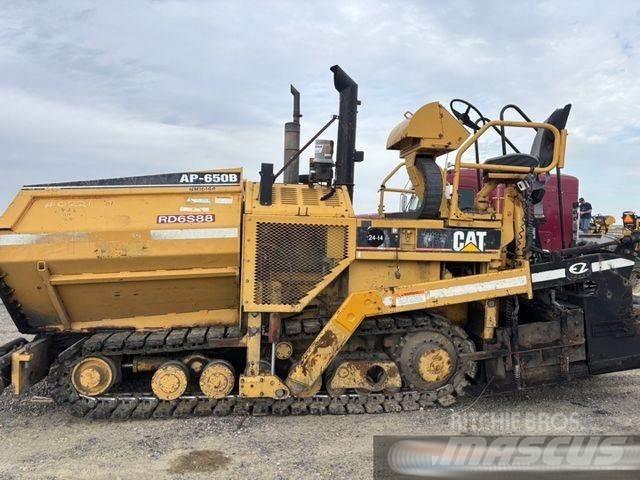CAT AP-650B Stavebníctvo - ostatné