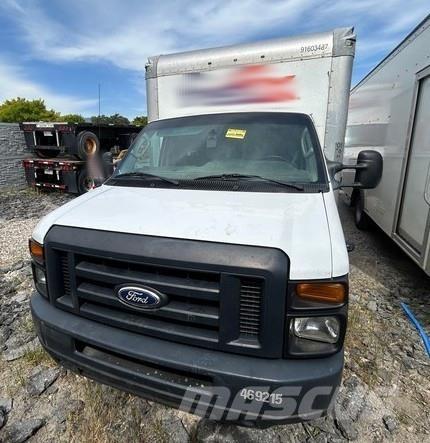Ford E-350 Skriňová nadstavba