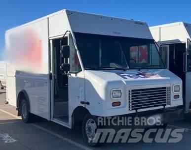 Ford E350 Skriňová nadstavba