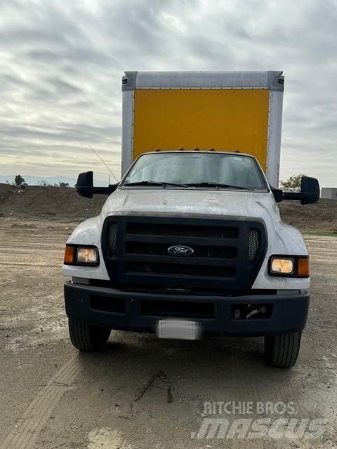 Ford F750 Skriňová nadstavba