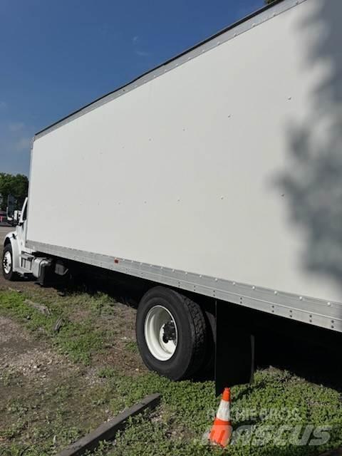 Freightliner M2 Skriňová nadstavba