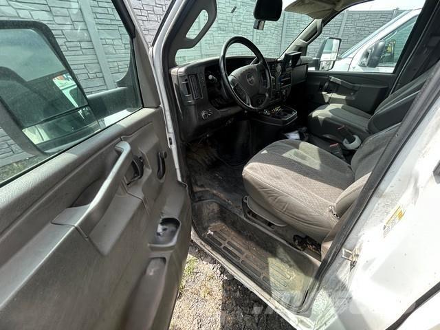GMC Savana 4500 Skriňová nadstavba