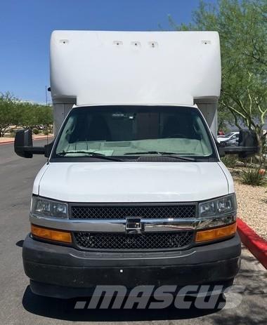 GMC Savana 4500 Skriňová nadstavba