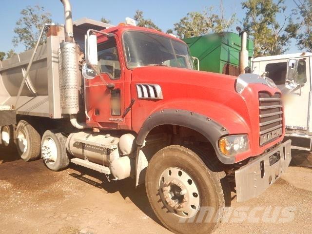 Mack GU713 Sklápače