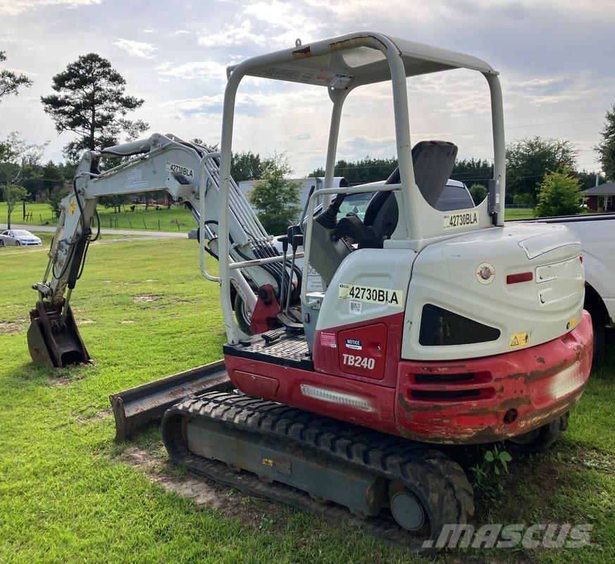 Takeuchi TB240 Midi rýpadlá 7 t - 12 t