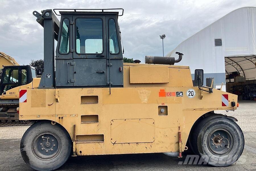 Hamm GRW 15 Pneumatikové valce
