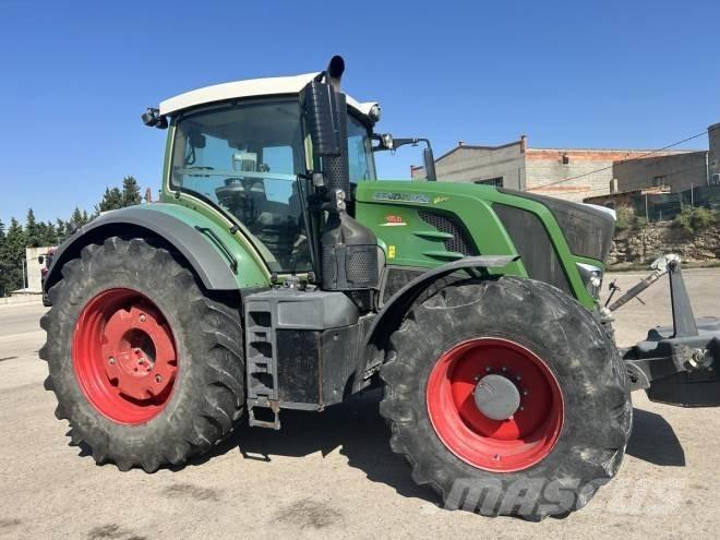 Fendt 824 PROFI Traktory
