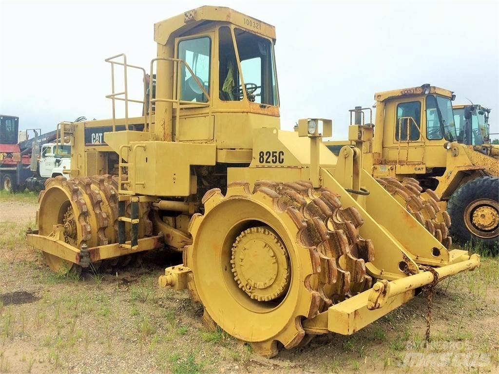 CAT 825C Pôdne kompaktory