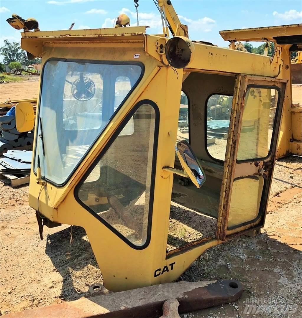 CAT 980C Kabíny a interiér