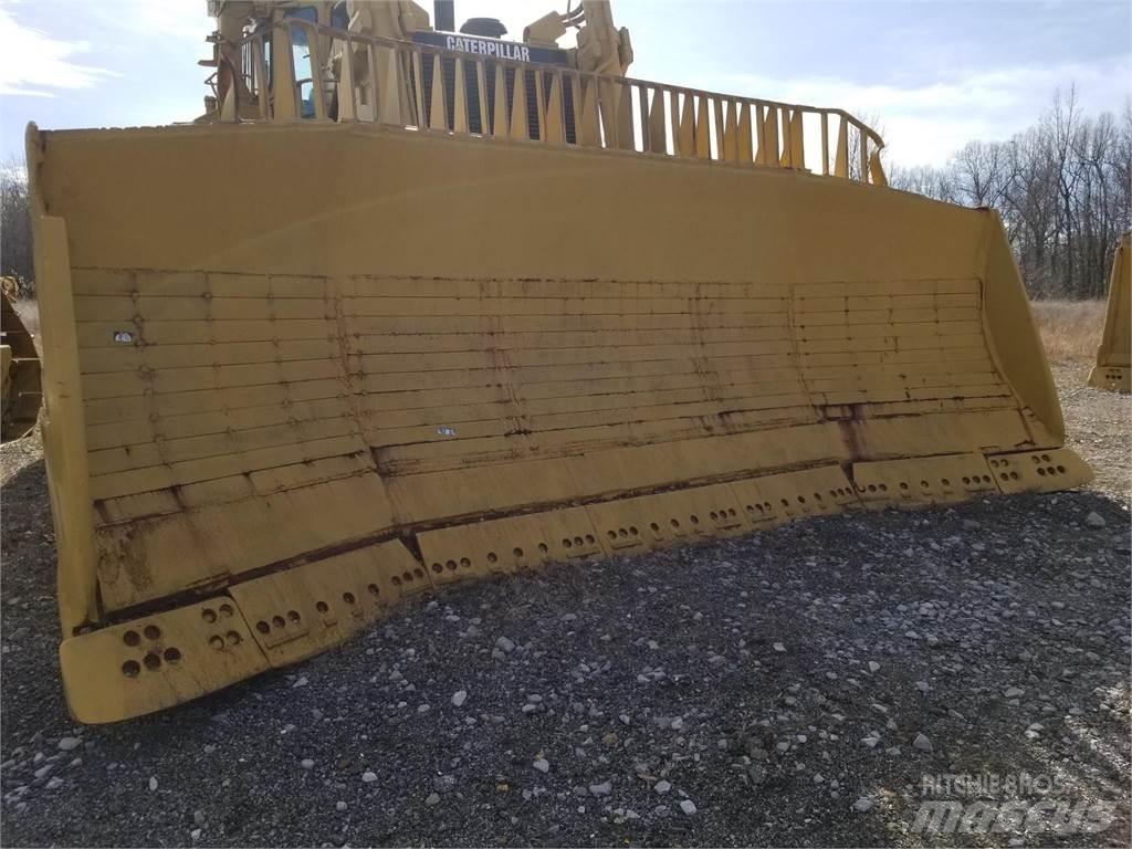 CAT D11N Pásové dozéry