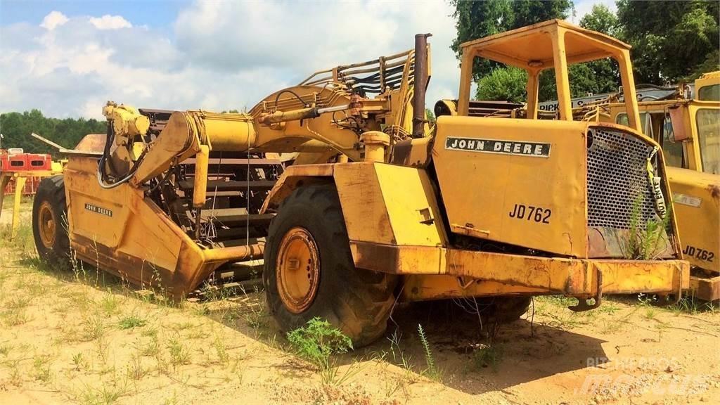 John Deere 762 Skrejpre