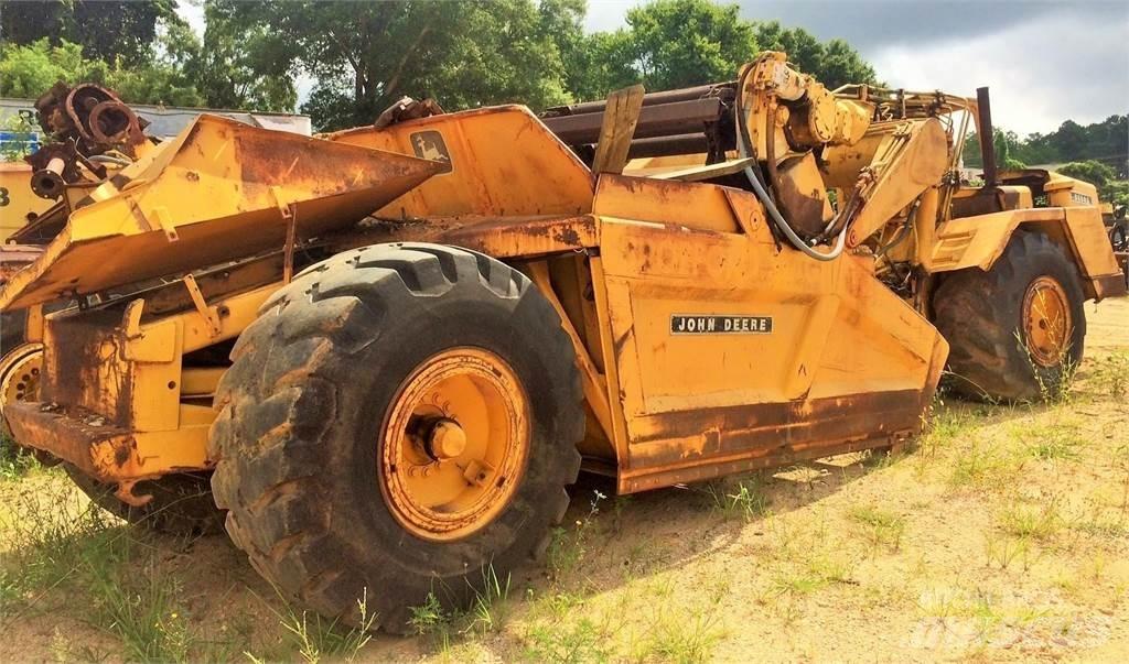 John Deere 762 Skrejpre
