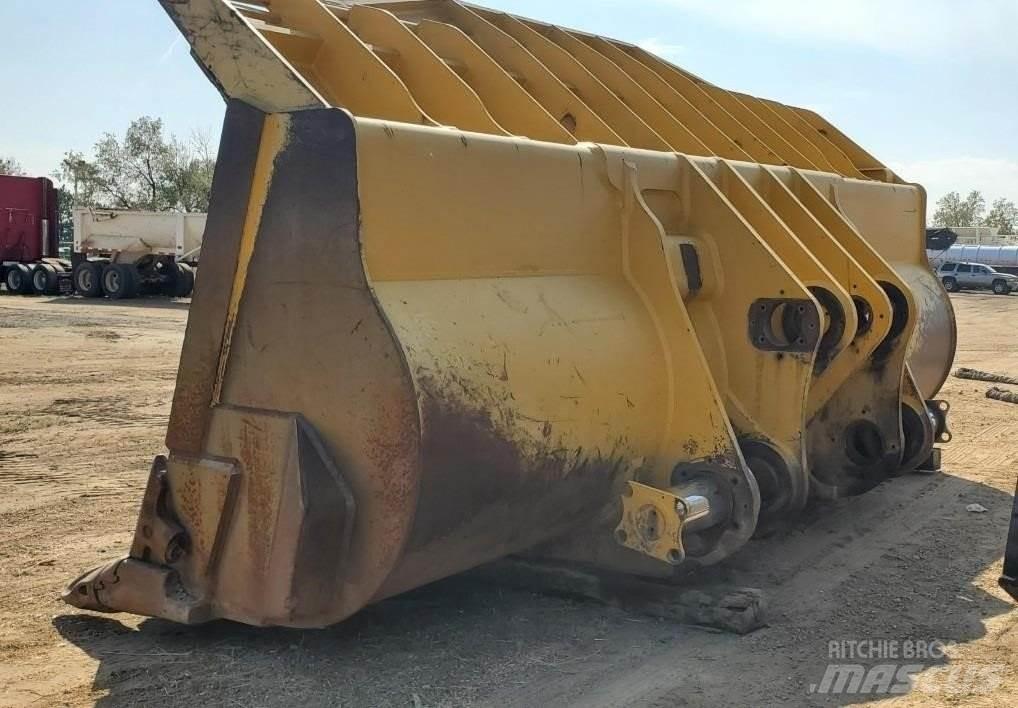 Komatsu WA1200 Lopaty