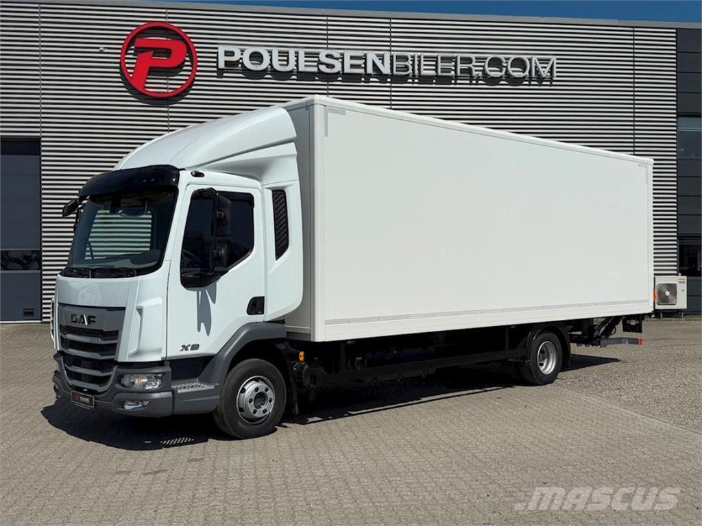 DAF XB230 med lift Skriňová nadstavba