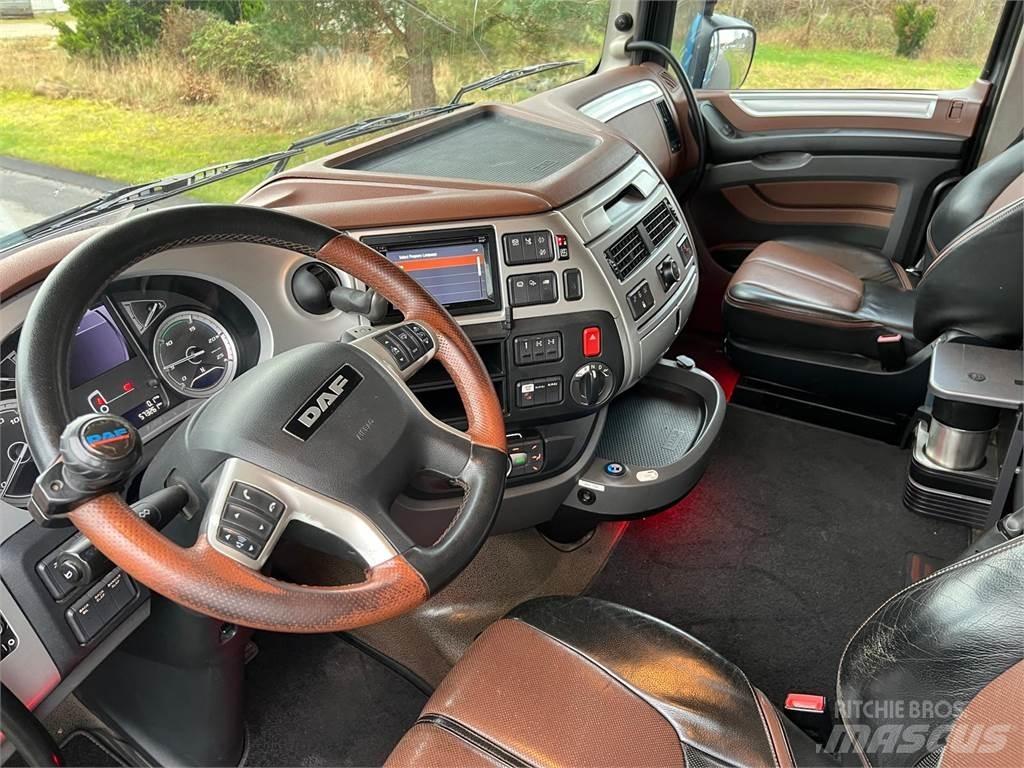 DAF XF530 FAT 6x4 Nákladné vozidlá na prepravu dreva