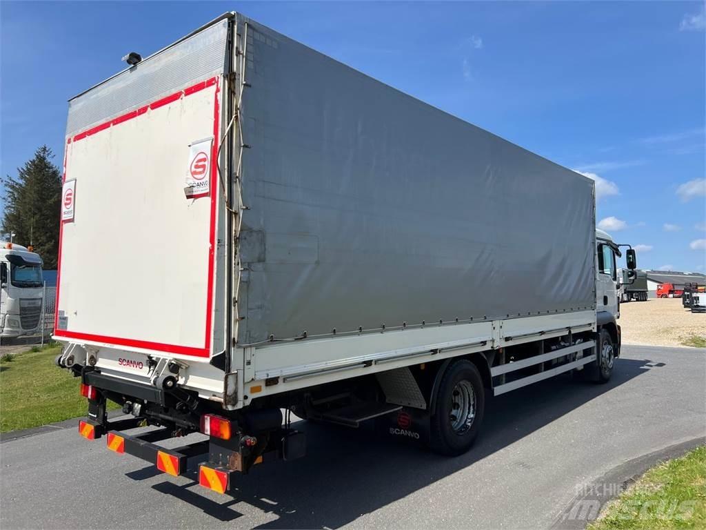 MAN TGM 18-340 BL Nákladné vozidlá s bočnou zhrnovacou plachtou