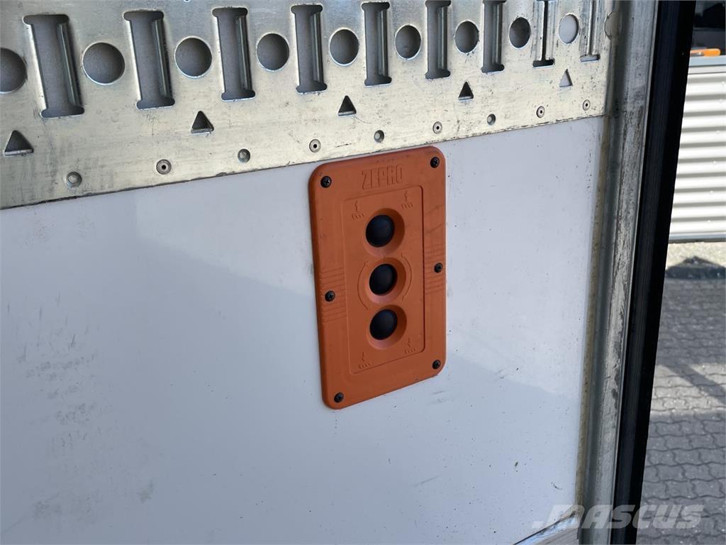 Renault D280 Premium Skriňová nadstavba