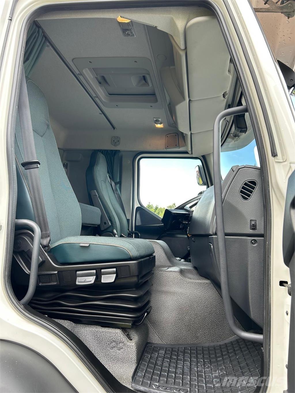 Volvo FE 320 18 ton Skriňová nadstavba
