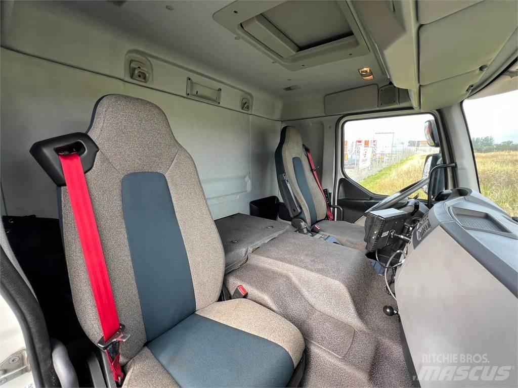 Volvo FE320 6x2*4 Skriňová nadstavba