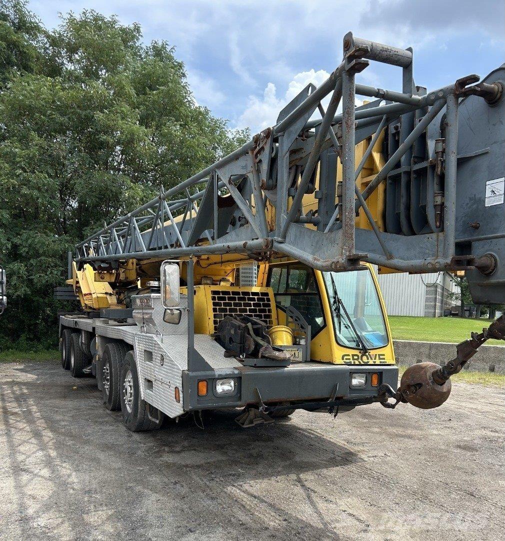 Grove TMS800 Univerzálne terénne žeriavy