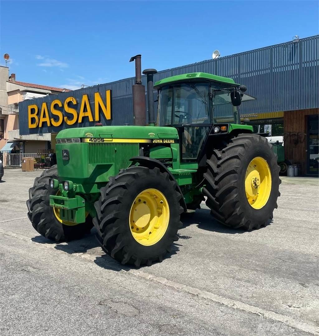 John Deere 4955 Traktory