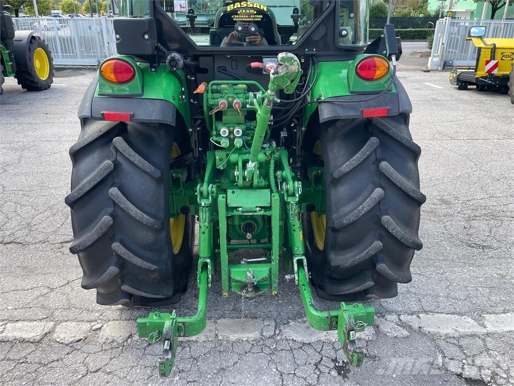 John Deere 5090 GF Traktory