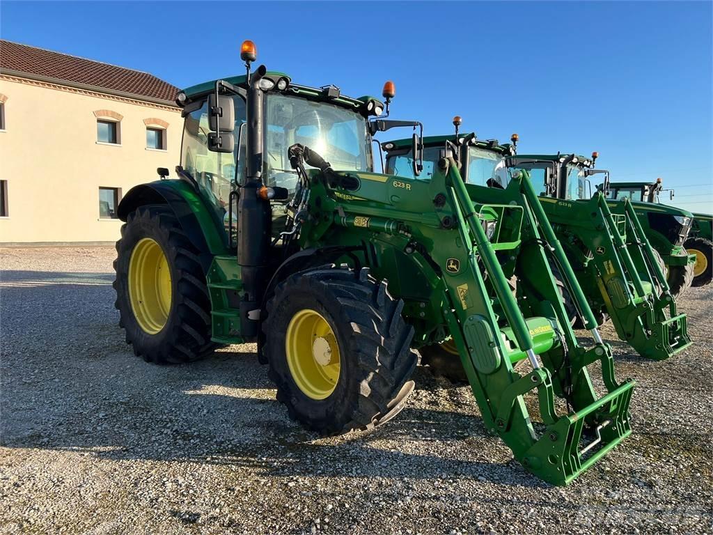 John Deere 6110 R Traktory
