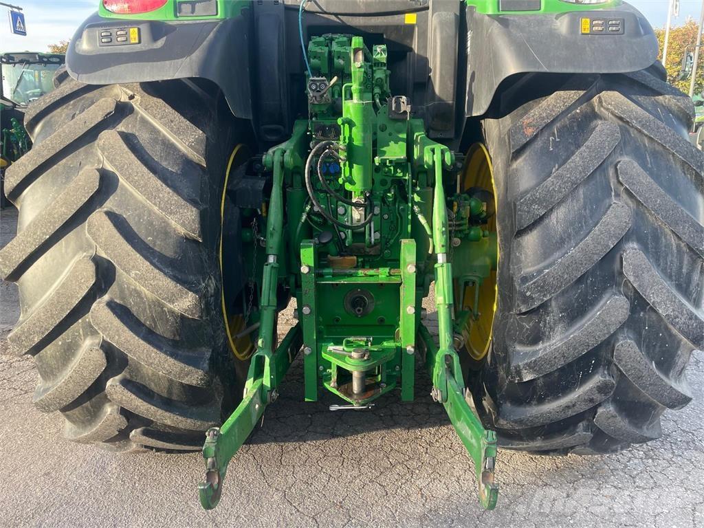 John Deere 6175 R Traktory