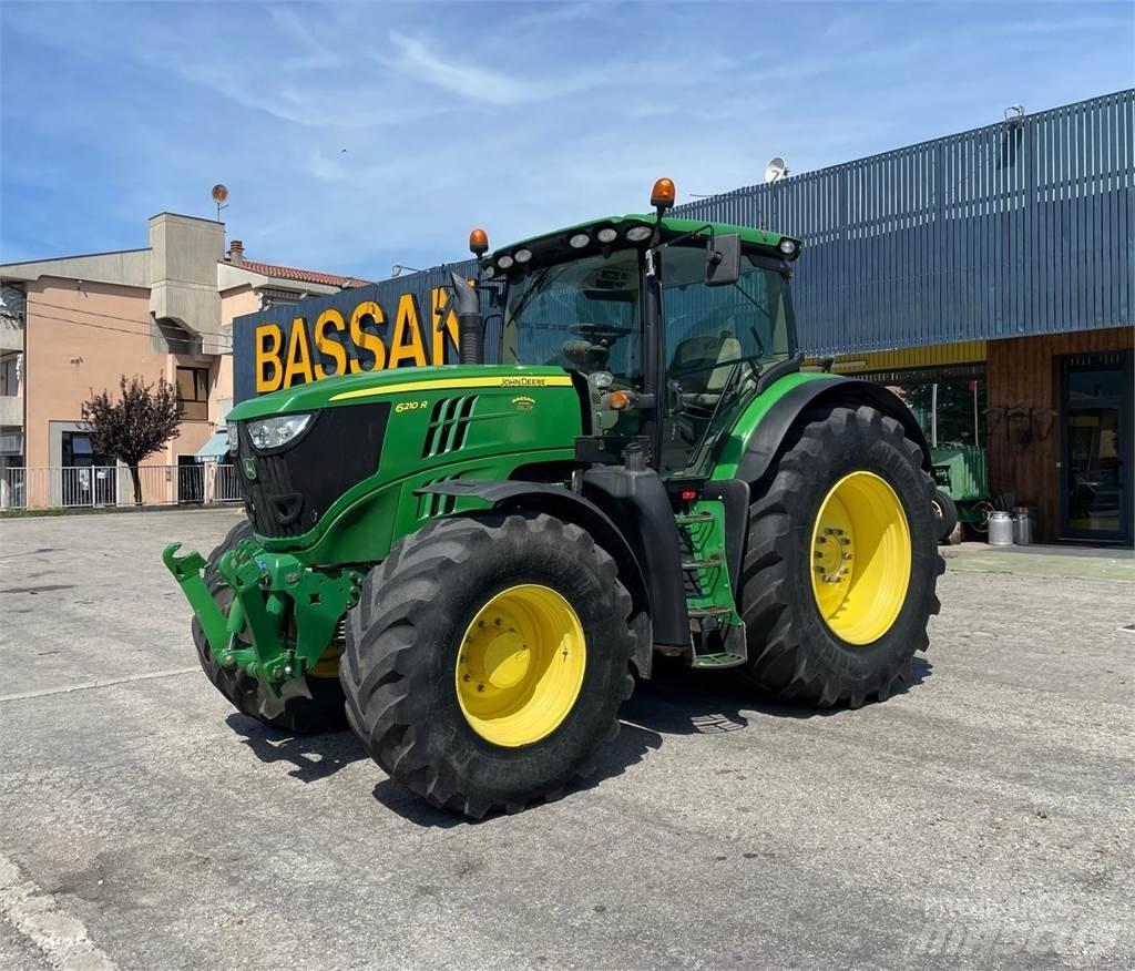 John Deere 6210 R Traktory