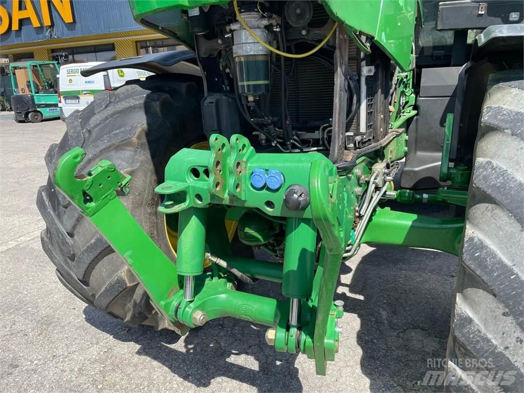 John Deere 6210 R Traktory