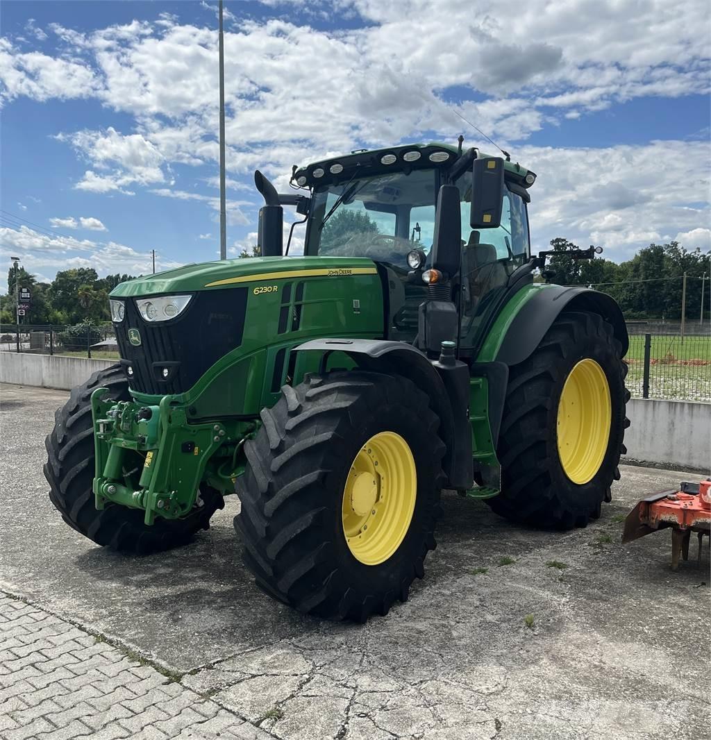 John Deere 6230 R Traktory