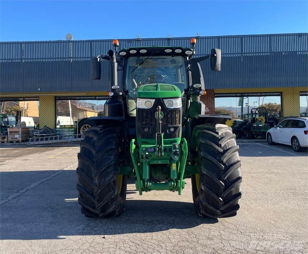 John Deere 6250 R Traktory