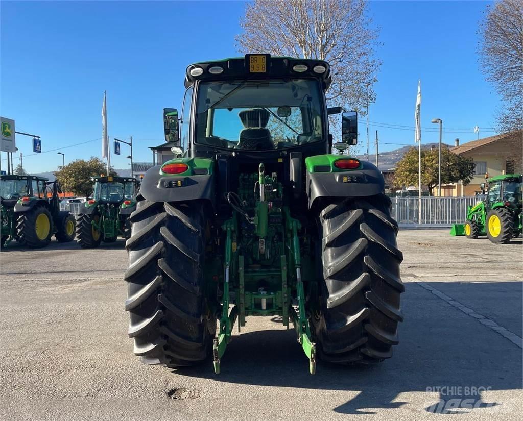 John Deere 6250 R Traktory