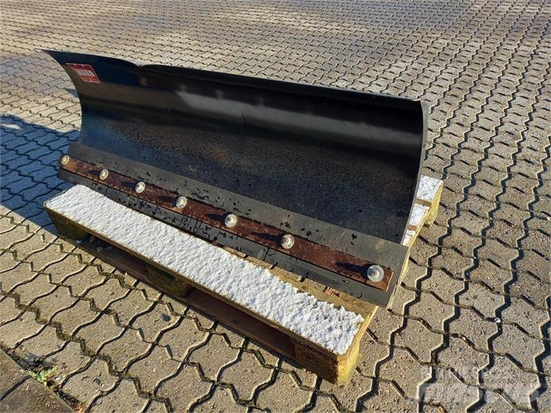  - - -  Warn Snežné pluhy, predné snežné radlice